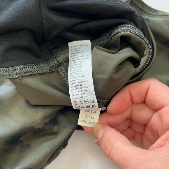 Spanx Camo Green Leggings Size Small *See dimensions - Picture 4 of 8